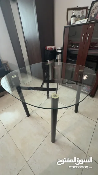 Glass dinning table for SALE - 10 KD