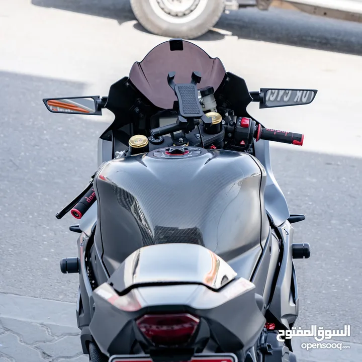 سوزوكي gsxs 1000