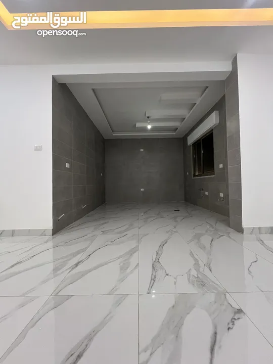 شقة طابق ارضي للبيع