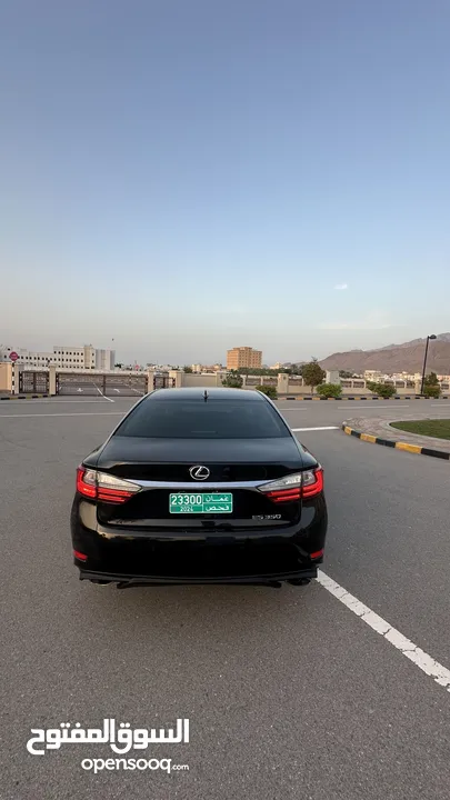 لكزس es350 2018 ممشي 31 الف فل مواصفات بحاله الوكاله