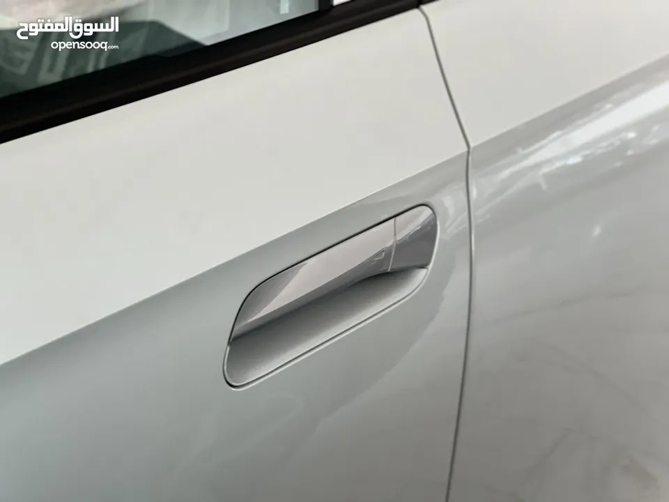 VW ID4 CROZZ PRO 2024 PIANO BLACK أبيضّ لؤلؤي