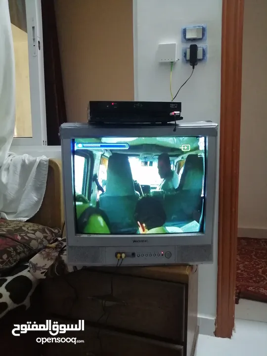 تلفزيون توشيبا معه رموته للبيع