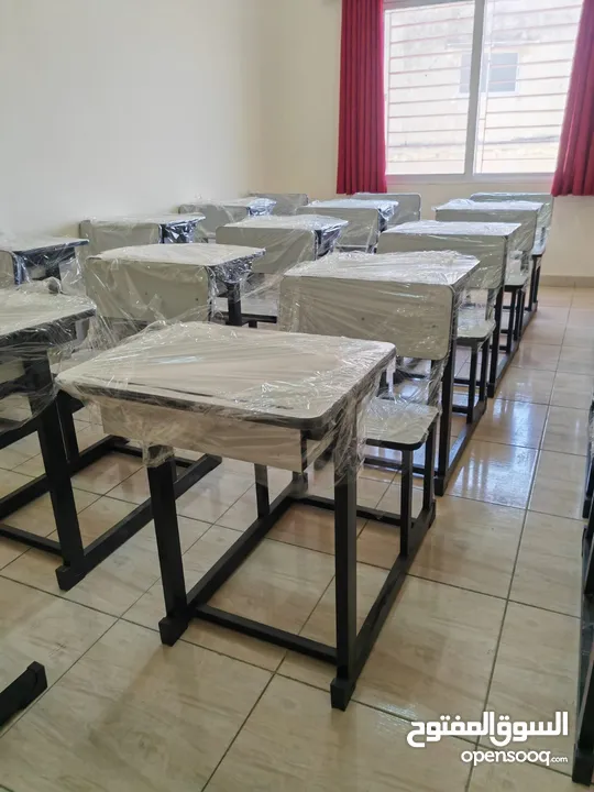 دروج مدرسية مقعد مفرد   وكافة تجهيزات المدارس