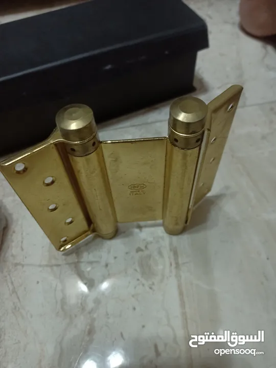 باب مروحه مستعمل  +مفصلات نحاس  جديده  للبيع