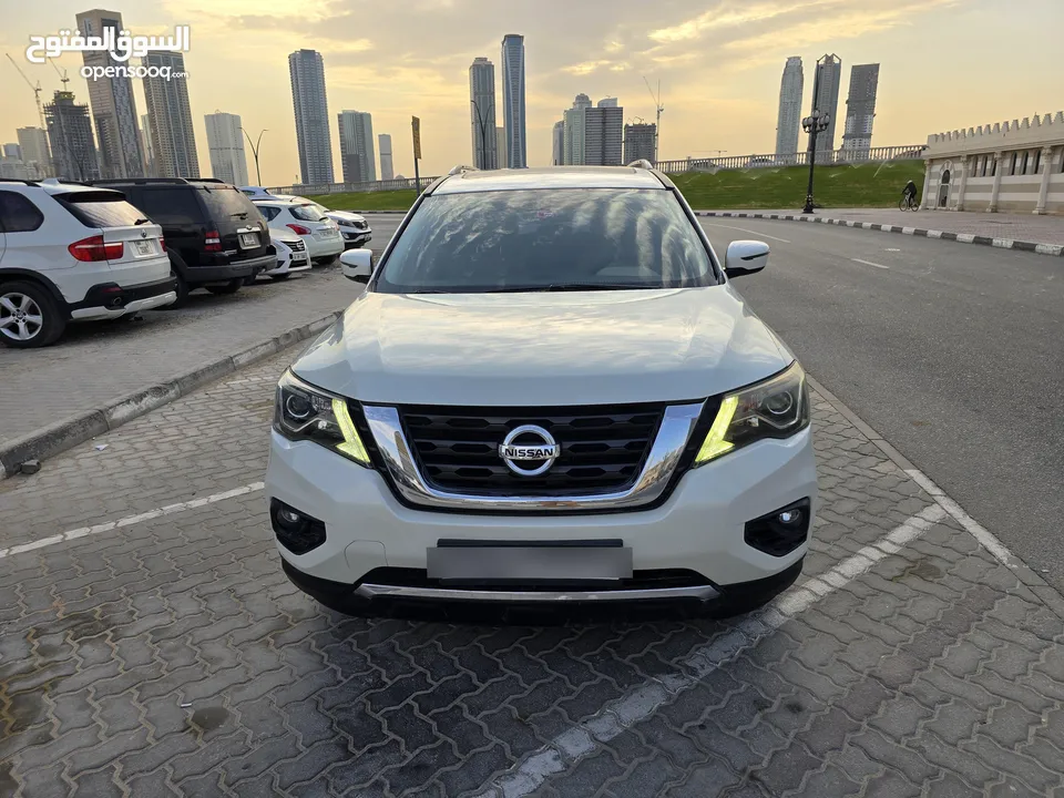 Nissan Pathfinder SV 2018 GCC specs 50th AWR special edition Medium option