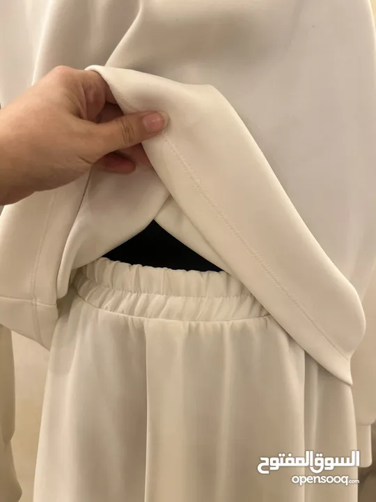 طقم ابيض تنورة و وبلوزة من مودانيسا للبيع