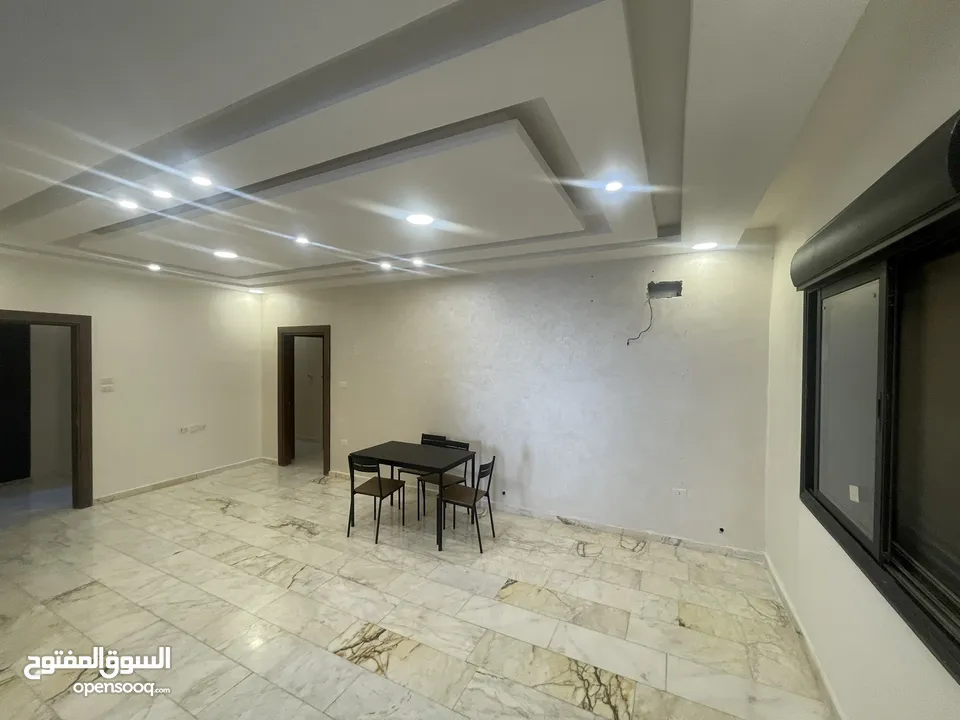 طالبات طلاب شقة فاخرة فارغة للايجار طابق ثاني مصعد مساحة  190م واسعة الراهبات كل طابق شقتين
