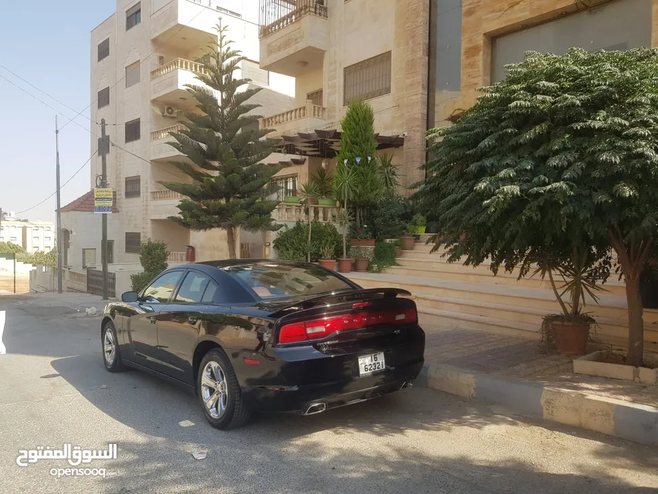 Dodge charger 2011