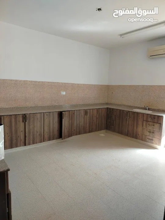 فيلا للإيجار في الموالح خلف سيتي سنتر - Villa for rent in Mawleh south