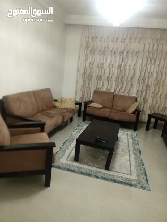 طقم كنب بحالة ممتازة