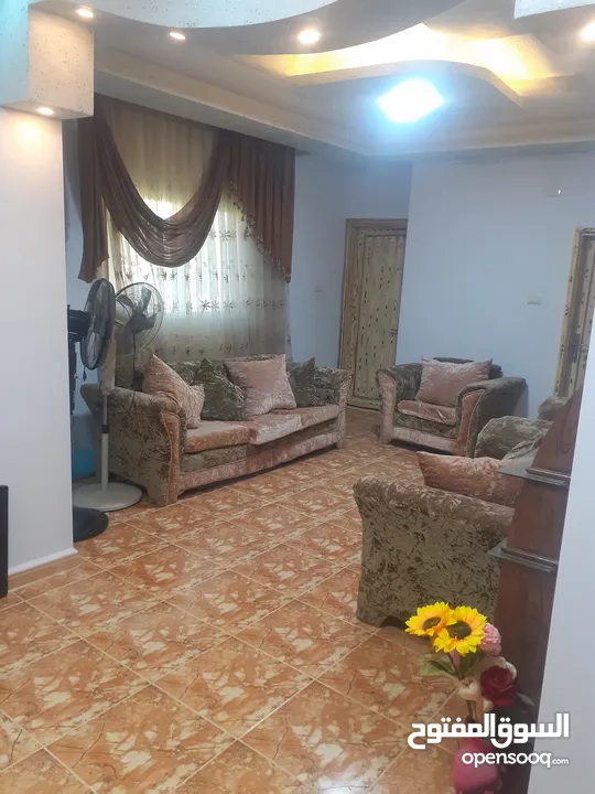 شقة طابقية للبيع السلط البحيرة