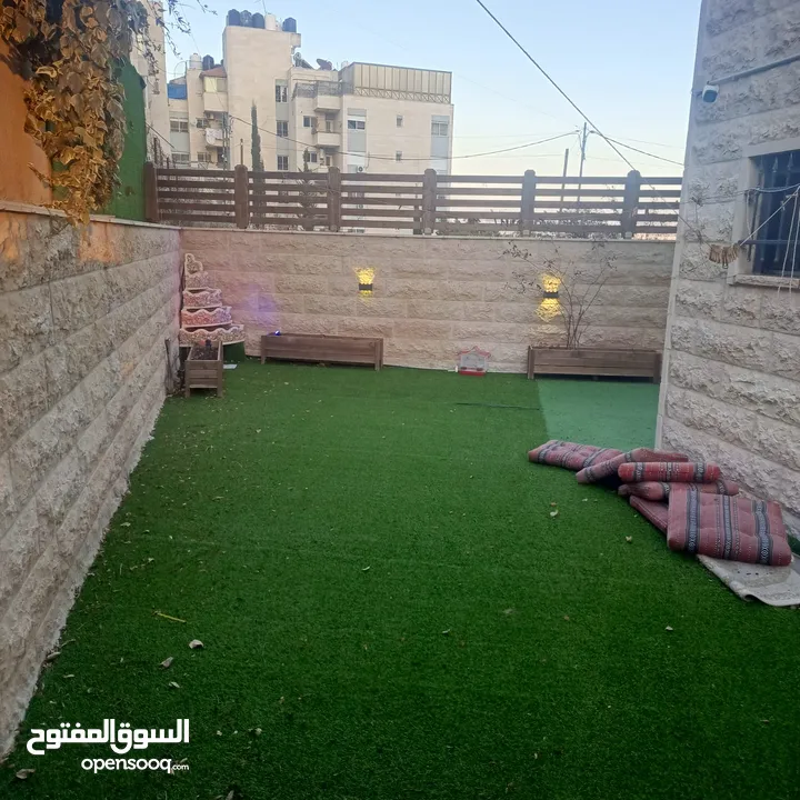 شقة فخمة مفروشة للايجار مع حديقة
