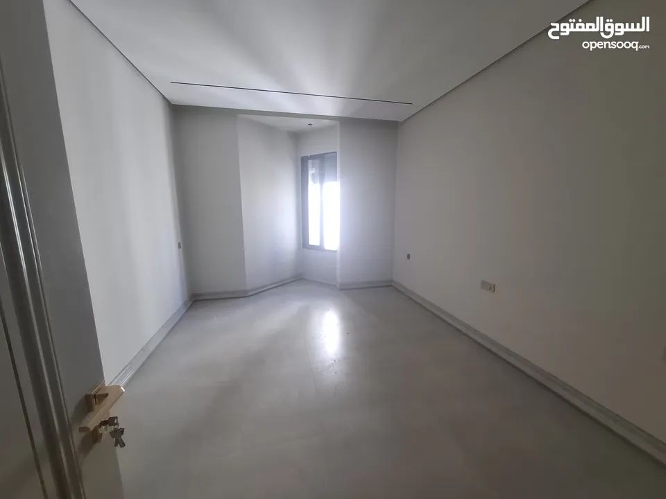 شقة غير مفروشة للإيجار ( Property 42814 )-174904680