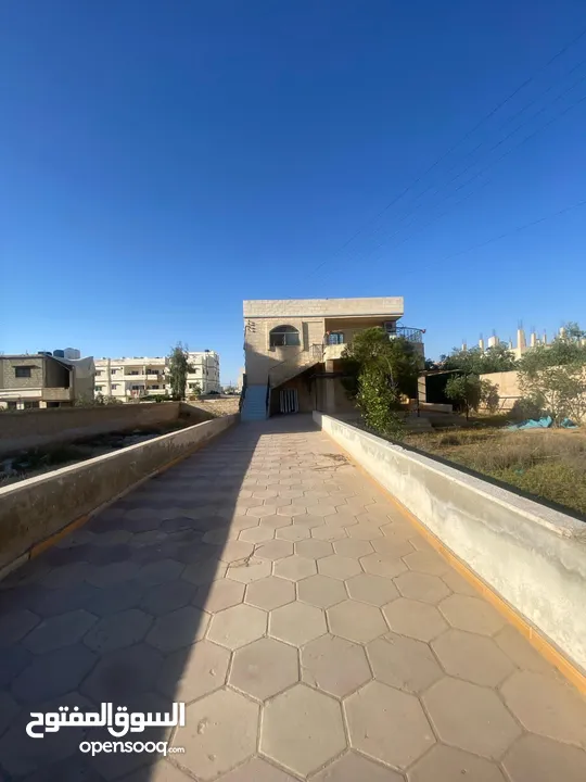 منزل عائلي طابقين الزرقاء