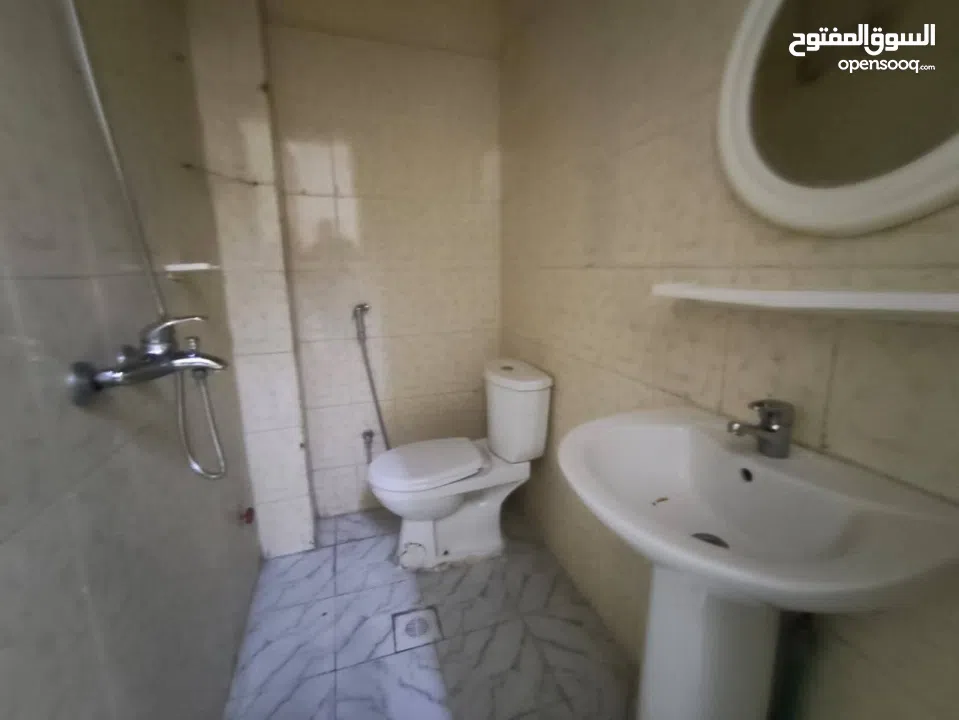 Gudaibiya:- Close to Supreme Broast. 2Bhk Unfurnished Flat on Rent with Acs.