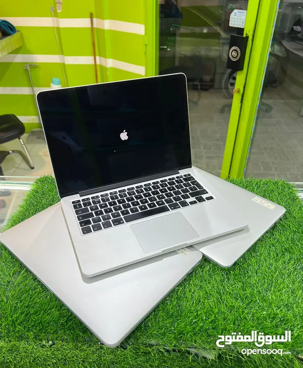 apple macbook available all model whatsapp