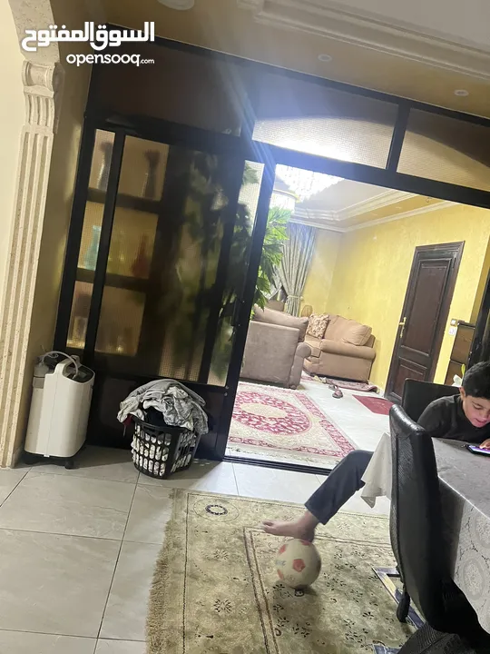 شقق للبيع ارضي وطابق ثالث