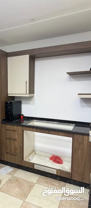مطبخ جديد غير مستخدم  مقاس 3 * 3 من دون الرخامات
