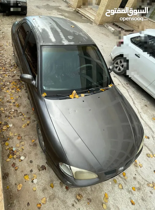 هيونداي لنترا 2000