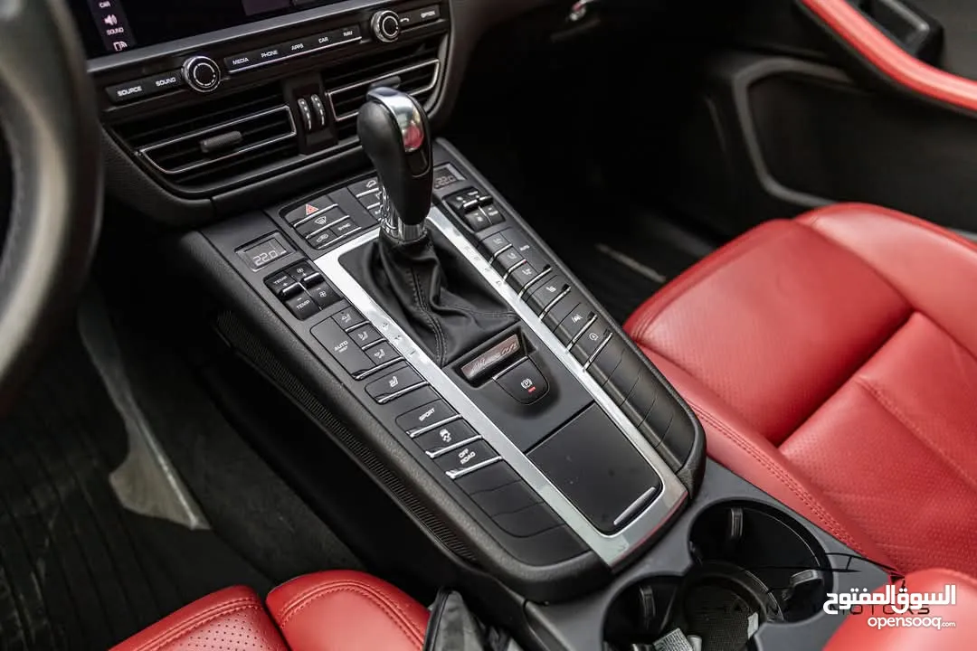 Porsche Mecan 2.0L Turbo وارد وكالة نقل