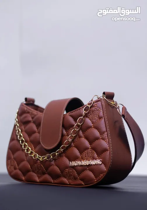 ماركت مايكل كورس.LV.شانيل