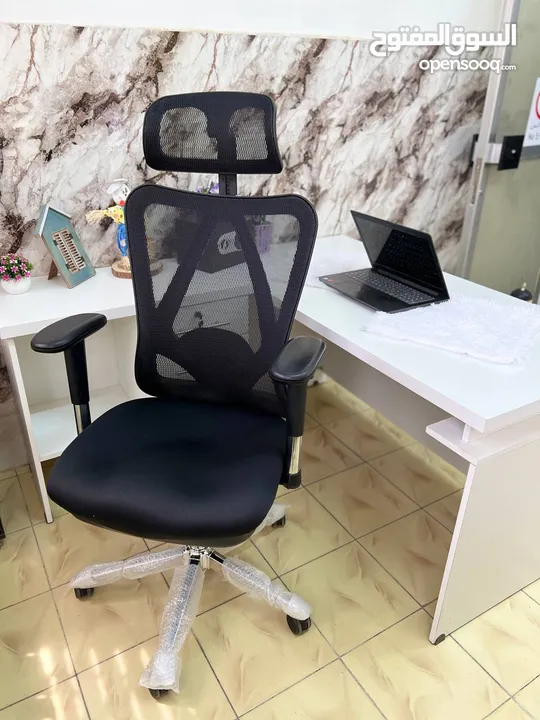 إذا دوامك طويل أو شغلك على المكتب كثير،وفرنالك تشكيلة كراسي مدير مع مسند رقبة باسعار مميزة