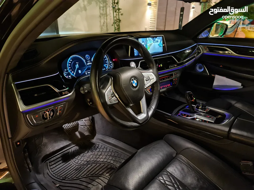 سيارة BMW 740e 2017