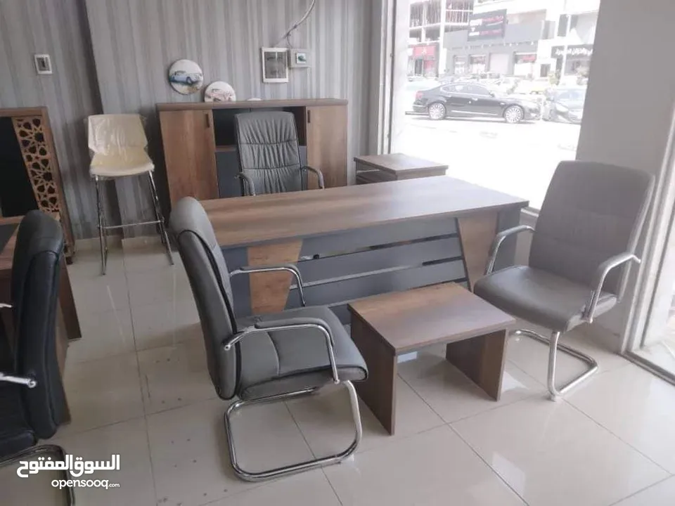 اثاث مكتبي مكتب مدير بعدة الوان بسعر خيالي مع جانبية بادراج وطاولة والتوصيل مجاني مكاتب ادارية