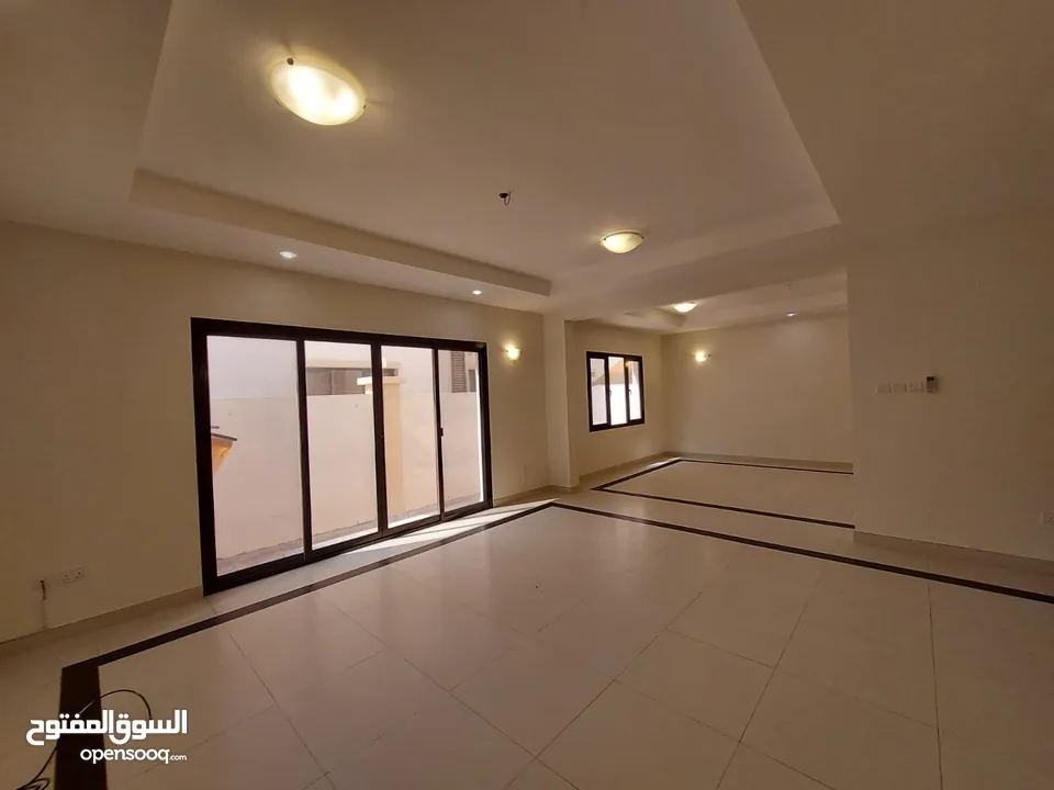 4 Bedrooms Villa for Rent in Madinat Illam REF:914R