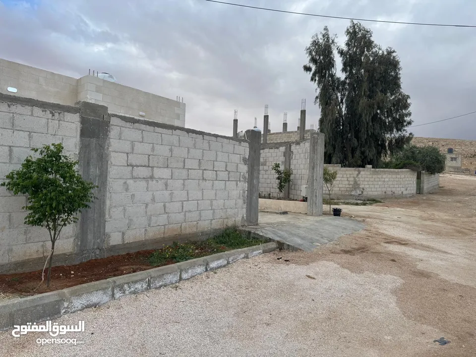 بيت للبيع مميز منطقه هادئه جدا