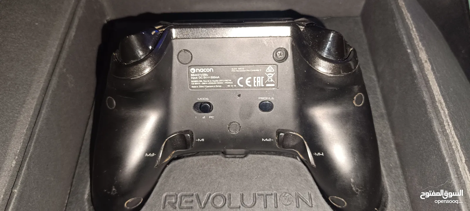 (قابل للتفاوض) جويستك NACON Revolution Pro 2 مستعمل بحالة ممتازة كامل ملحقاتها تدعم ps4 و pc