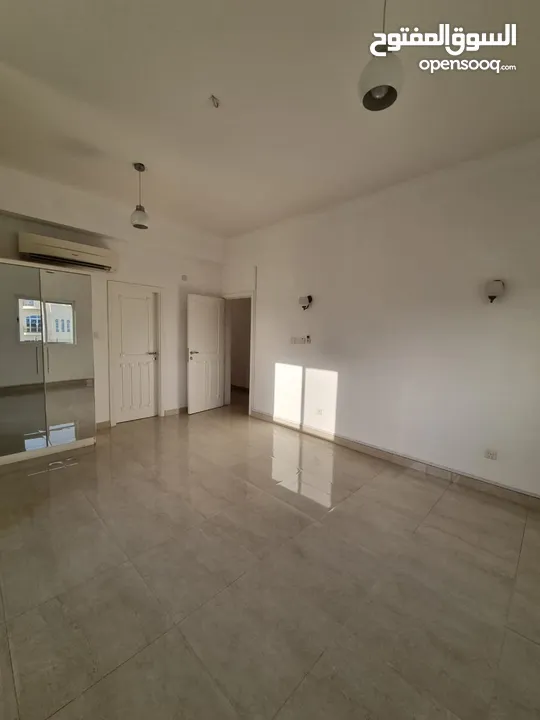 Stunning And Specious Villa For Rent In Seeb