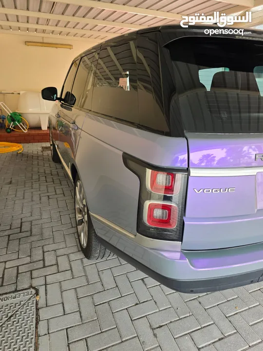 RANGE ROVER H.S.E 2019 WHITE COLOR  WELL MAINTAINED