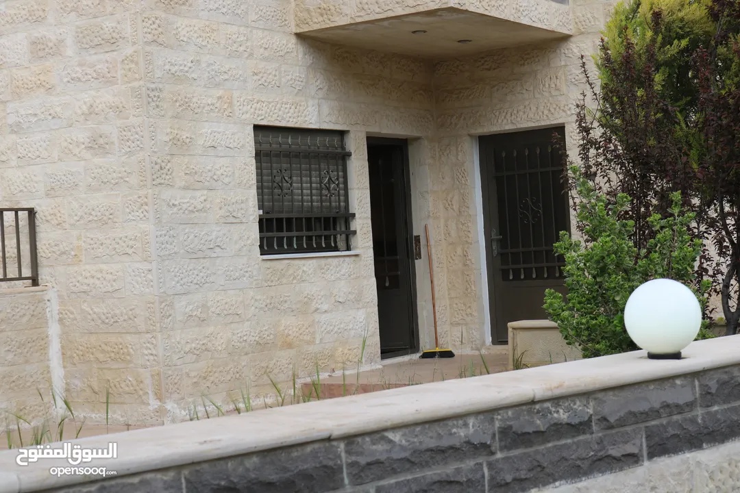 شقة فاخرة للبيع في منطقة أم زويتينة - عمان