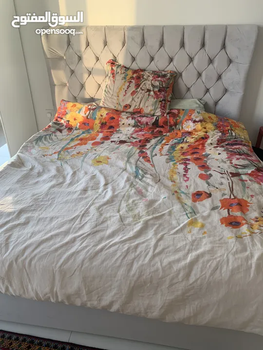 Bed180*200+mattress and 4 pillow