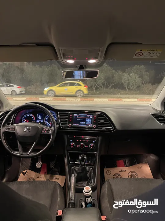 Seat leon بالكراتين