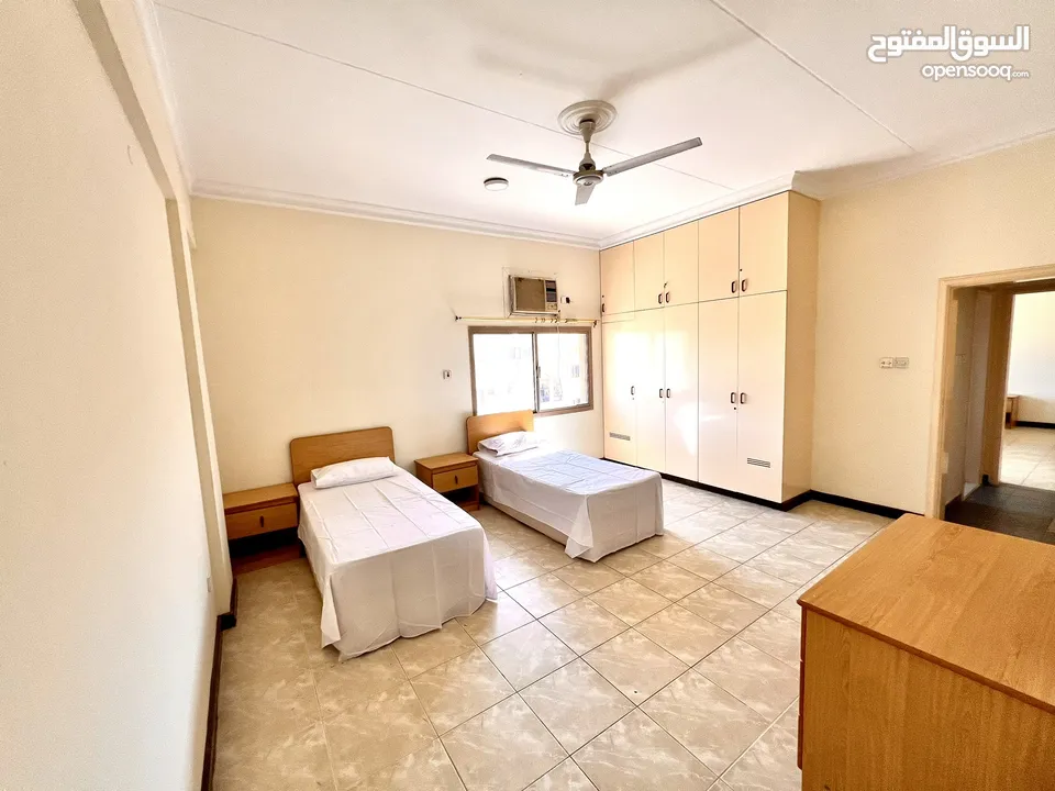 For rent in hoora 2 bhk fully furnished 250 exclusive