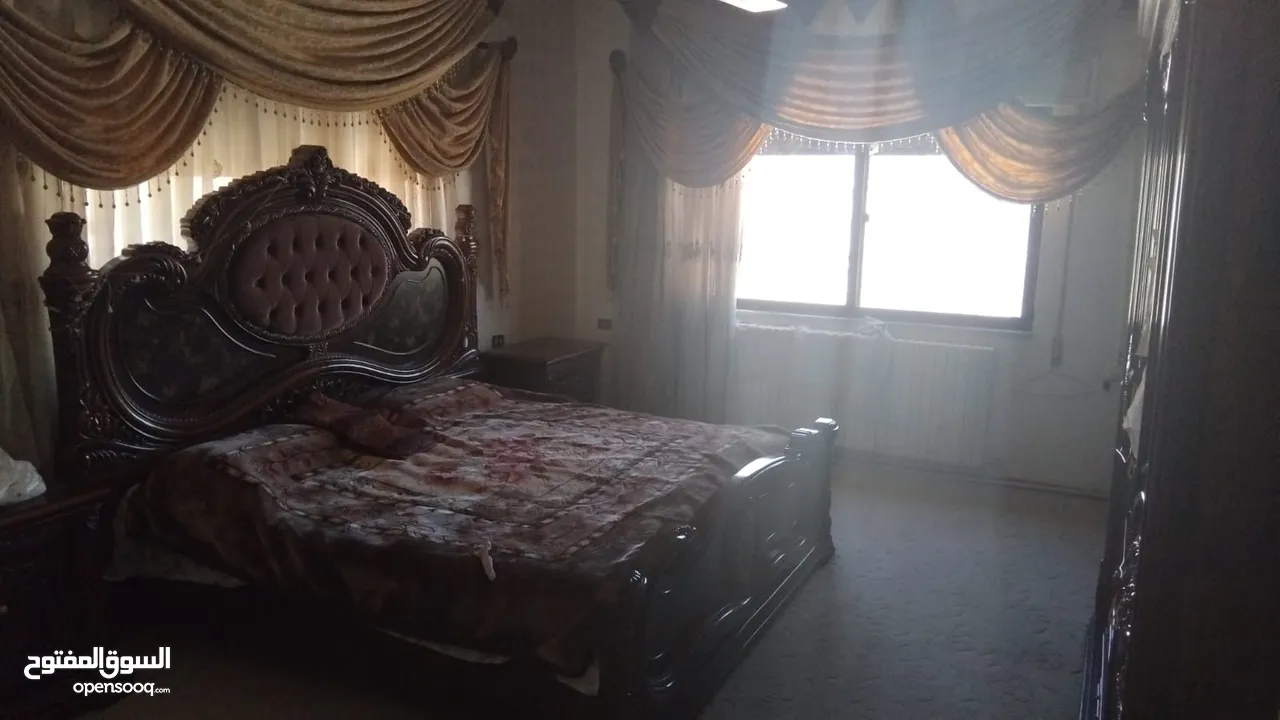 شقه طابقيه للبيع الزرقاء جبل طارق