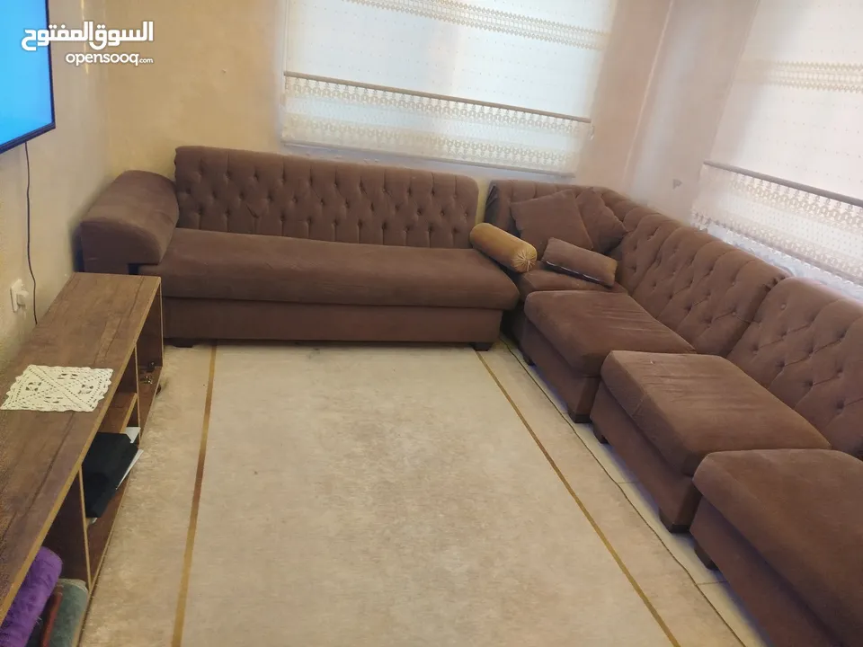 طقم كنب كورنر لون كابتشينو ضهر كبتونيه بحاجة لتنضيف فقط   وارد السعودية استعمال 5 سنوات