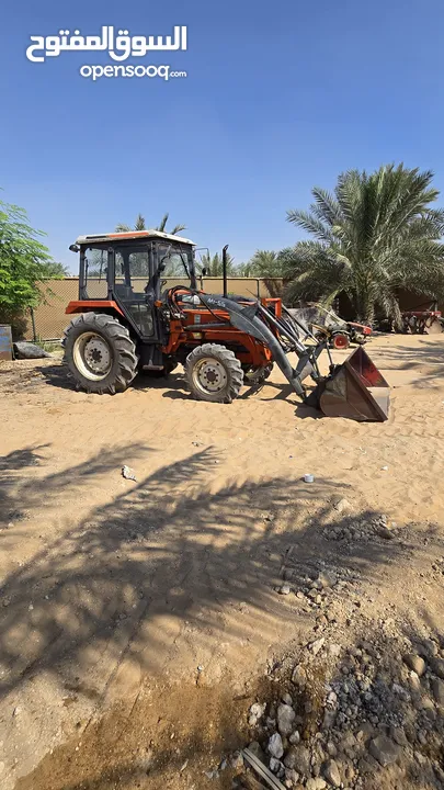 للبيع حراثه kubota فورويل4x4 كبينه مكيف +شيول