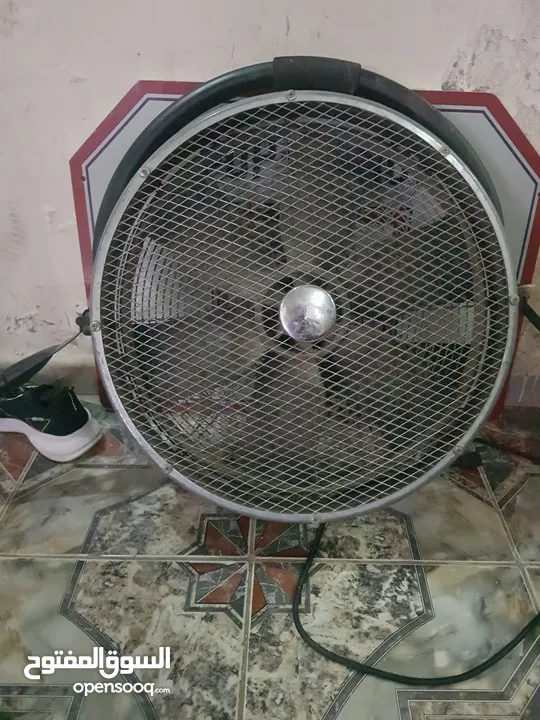 مروحه زوبعه كبيره تصلح للمصانع والمضافات