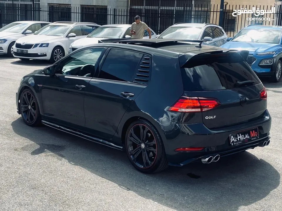 للبيع بسعر مميز جولف تعديلات Full GTI -Mk7.5  Golf تعديلات GTI مميزة جدا بسعر مميز- من اجمل السيارات