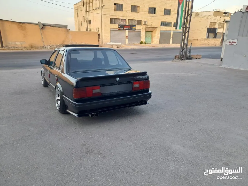 بي ام دبليو BMW E30  320  بوز نمر موديل 1986 محدثة 1990