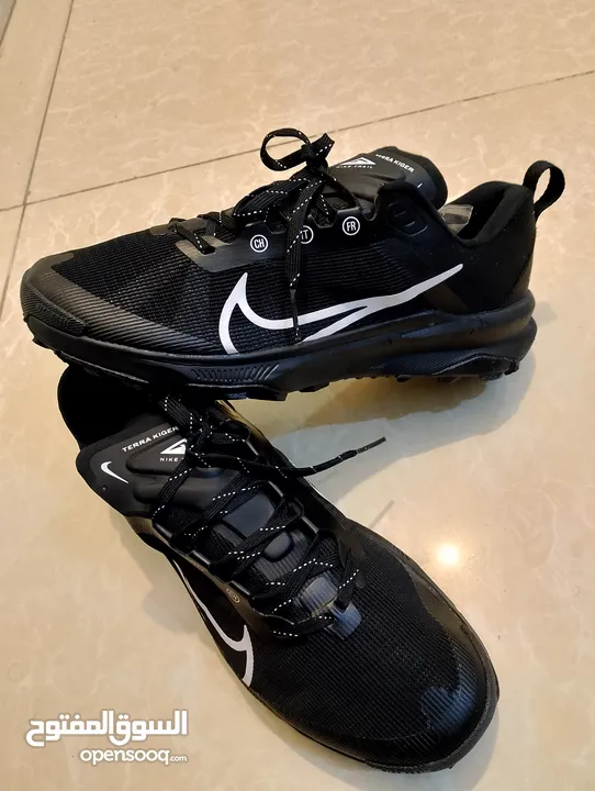 حذائين   NIKE  اصليات وارد امريكي جديد غير مستخدم