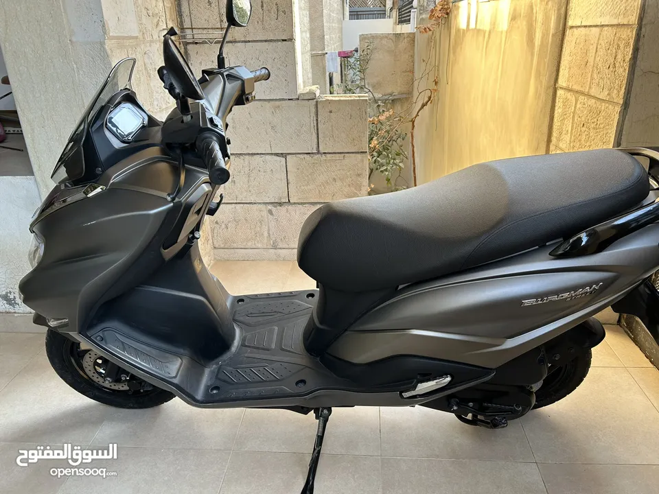 سكوتر سوزوكي بيرجمان ستريت 2020 بحالة ممتازة وجيدة جداً للبيع استعمال شخصي وخفيف بس تشوفة رح يعجبك
