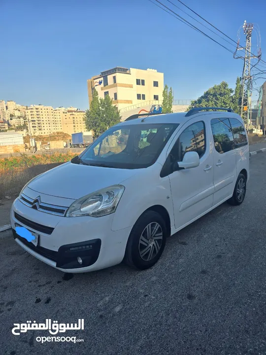 citroen berlingo سيارة مرتبة و نظيفة