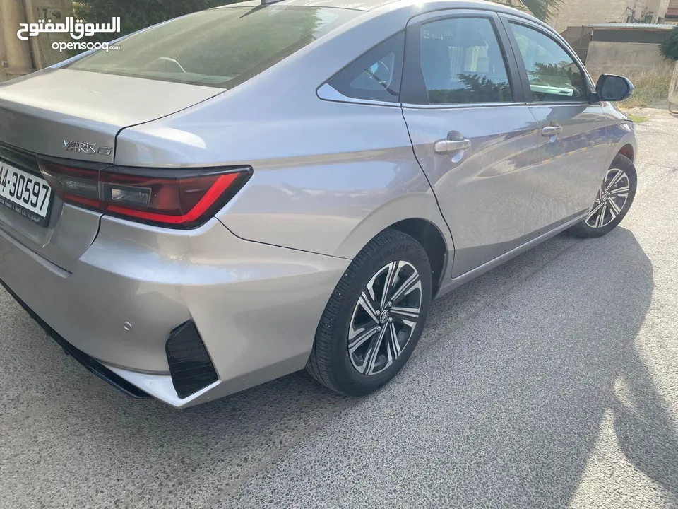 تويوتا يارس ياباني اصلي  لاتزال على كفالة الشركة موديل  2023 للبيع الشكل الجديد