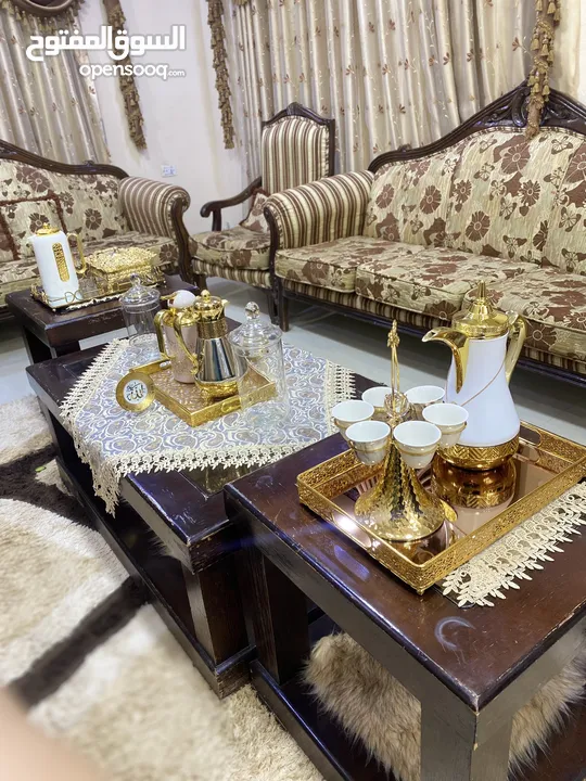 كنب ومطبخ للبيع مع برادي