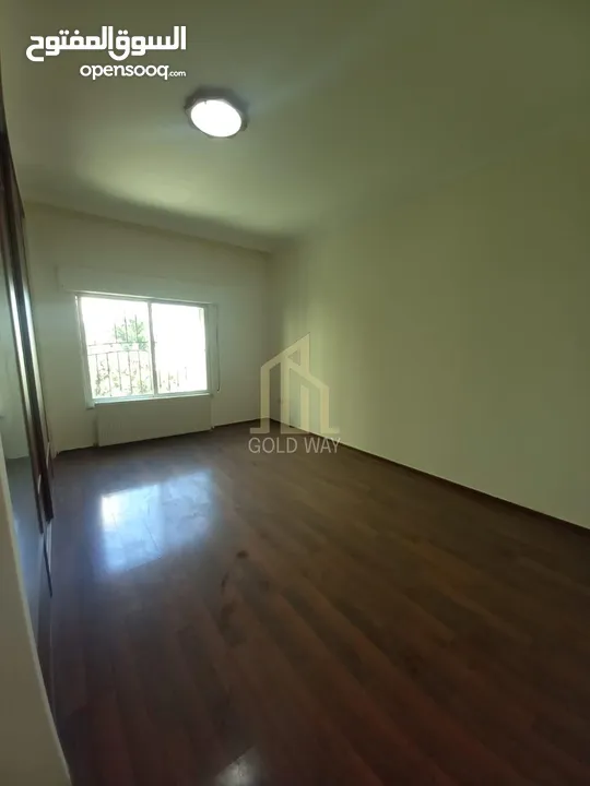 في أجمل مناطق دير غبار شقة 300م داخلي /350م خارجي بتشطيبات راقيه وسعر مميز / ref 9114