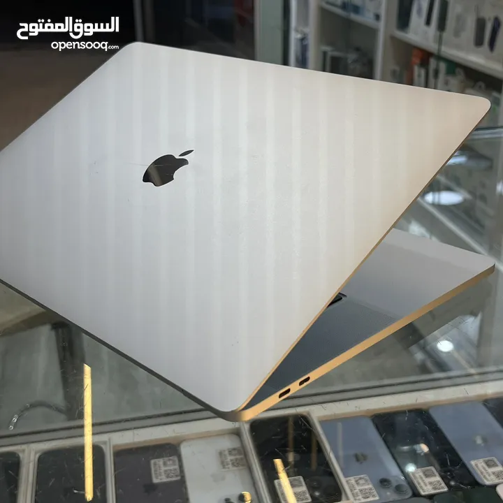 MacBook Pro 2019 / 16 inch - core i7 / 16G ram - 512GB